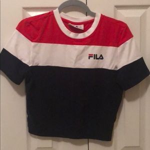 Cropped FILA shirt